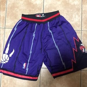 Vintage Nike Toronto Raptors Shorts size MEDIUM